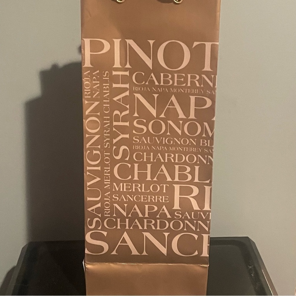 Wine Themed Gift Bag w/handle NEW 5 gold & 3 black width 5” length 13”